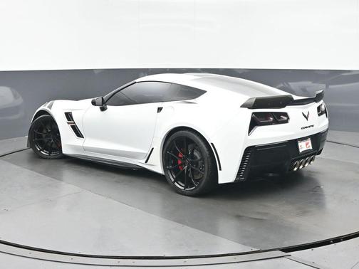 Arctic White 2019 Chevrolet Corvette Grand Sport