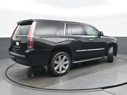 2017 Cadillac Escalade Luxury