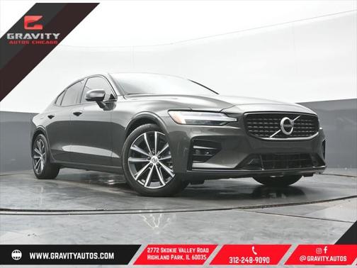 2022 Volvo S60 T5 Momentum