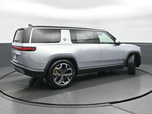 2023 Rivian R1S Adventure