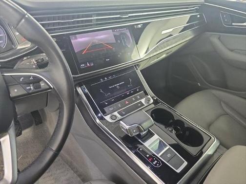 2022 Audi Q7 45 Premium Plus