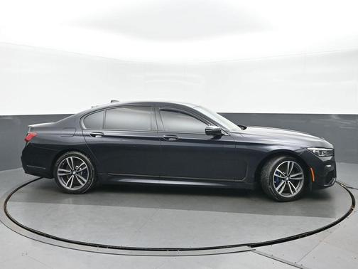2022 BMW 750 i xDrive