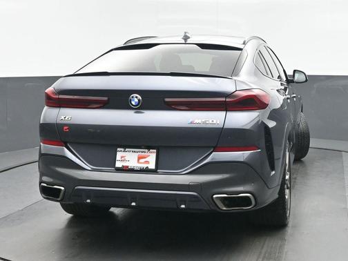 2021 BMW X6 M50i