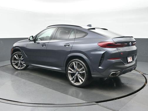 2021 BMW X6 M50i