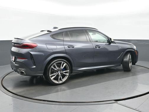 2021 BMW X6 M50i