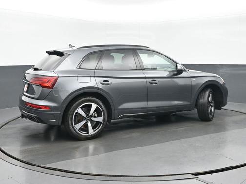 2022 Audi Q5 45 S line Premium Plus