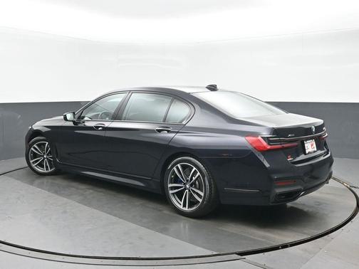2022 BMW 740 i xDrive