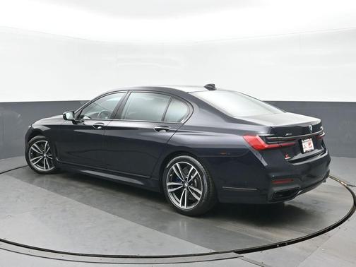 2022 BMW 740 i xDrive