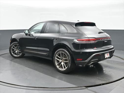 2022 Porsche Macan Base