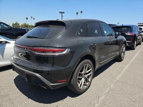 2022 Porsche Macan Base
