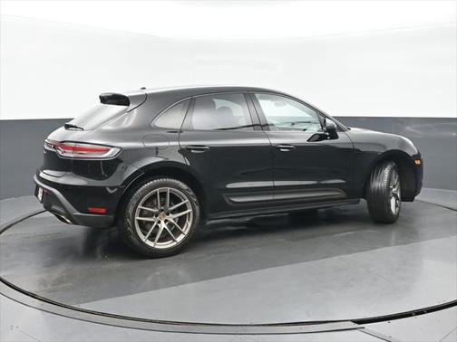 2022 Porsche Macan Base