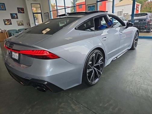 2023 Audi RS 7 4.0T