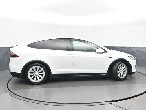 2018 Tesla Model X 75D