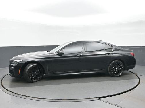 2022 BMW 750 i xDrive