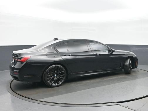 2022 BMW 750 i xDrive