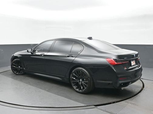 2022 BMW 750 i xDrive