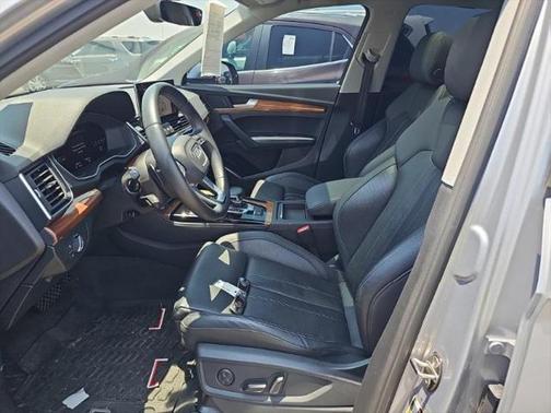 2022 Audi Q5 45 S line Premium Plus