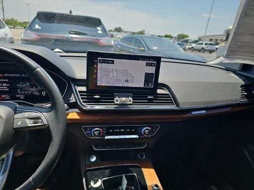 2022 Audi Q5 45 S line Premium Plus