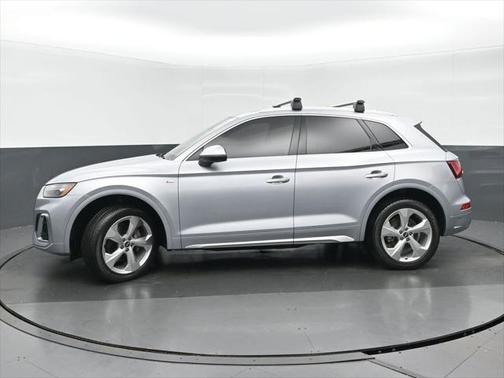 2022 Audi Q5 45 S line Premium Plus