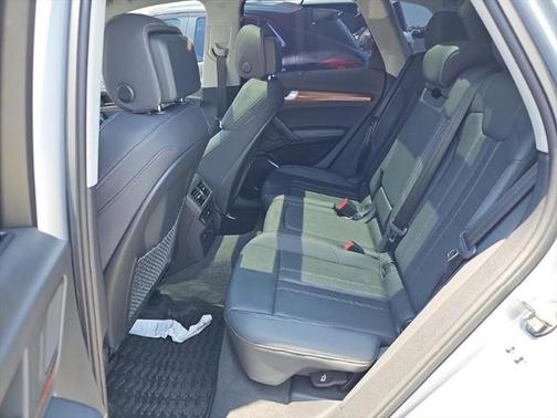 2022 Audi Q5 45 S line Premium Plus