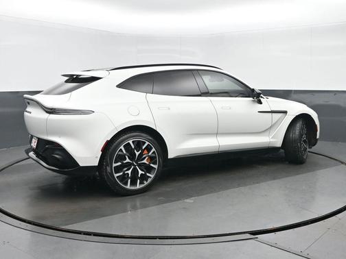 2022 Aston Martin DBX Base