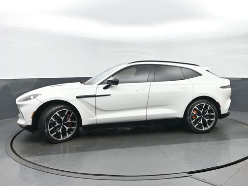 2022 Aston Martin DBX Base