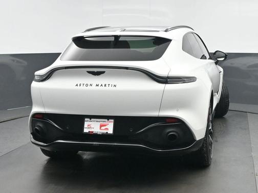 2022 Aston Martin DBX Base