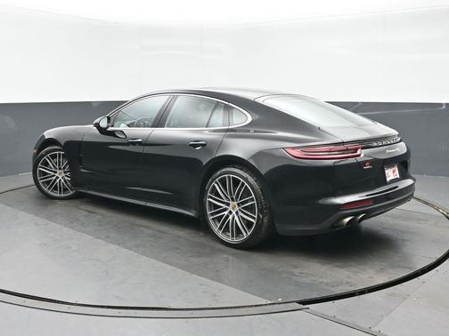 2018 Porsche Panamera 4S