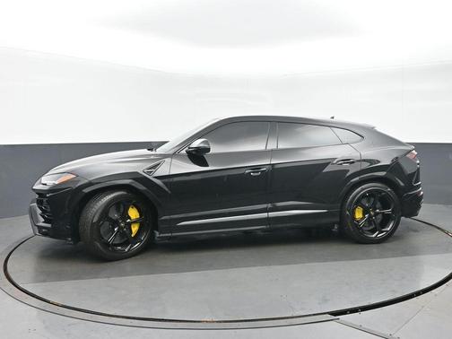 Nero Helene Metallic 2021 Lamborghini Urus Graphite Capsule