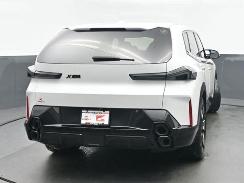 2023 BMW XM Base