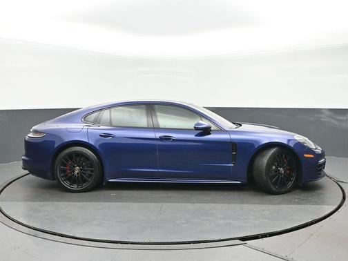 2021 Porsche Panamera GTS