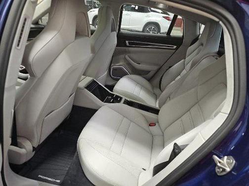 2021 Porsche Panamera GTS