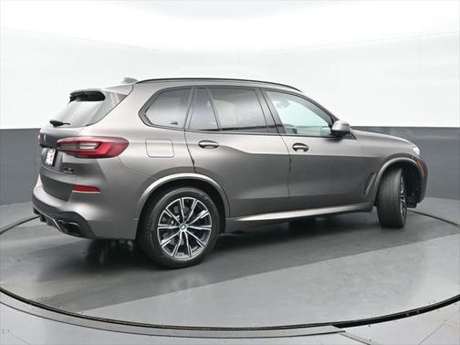2021 BMW X5 M50i