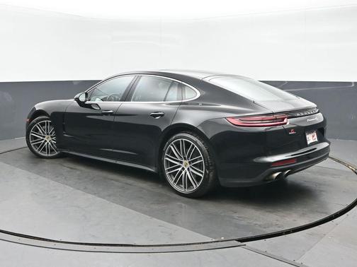 2018 Porsche Panamera 4S