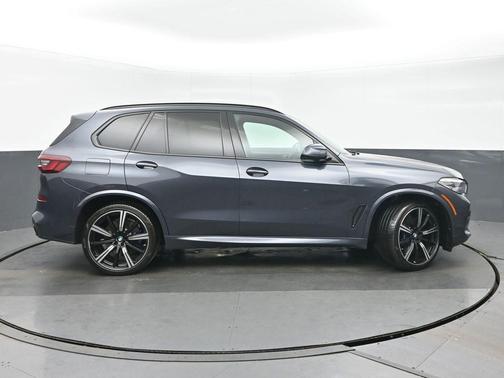 Arctic Grey Metallic 2022 BMW X5 M50i