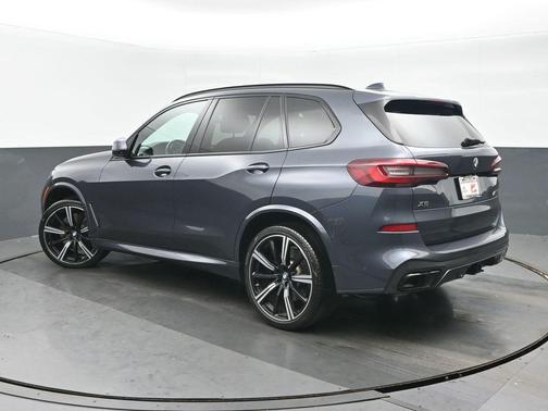 Arctic Grey Metallic 2022 BMW X5 M50i