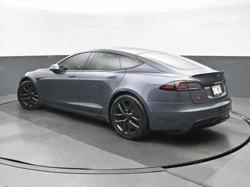 2022 Tesla Model S Base