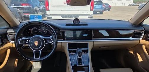 Volcano Grey Metallic 2018 Porsche Panamera 4