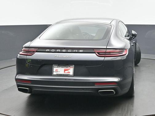 Volcano Grey Metallic 2018 Porsche Panamera 4