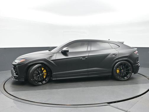 2019 Lamborghini Urus Base