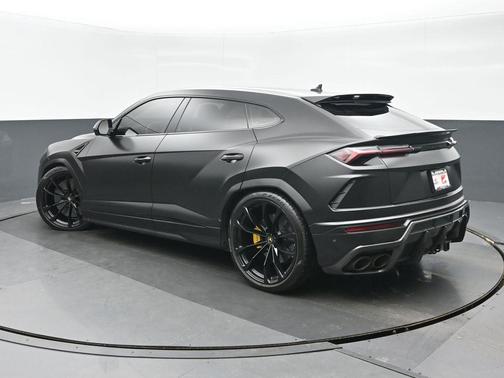2019 Lamborghini Urus Base