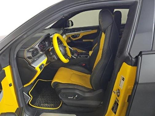 2019 Lamborghini Urus Base