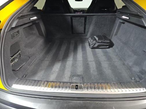 2019 Lamborghini Urus Base