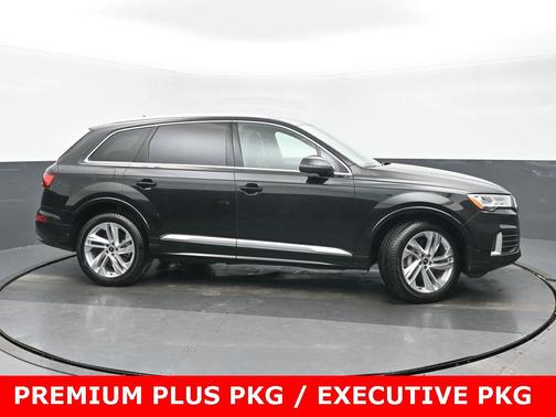 2022 Audi Q7 45 Premium Plus