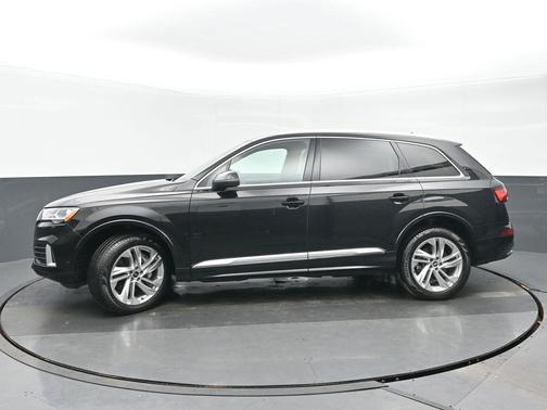 2022 Audi Q7 45 Premium Plus