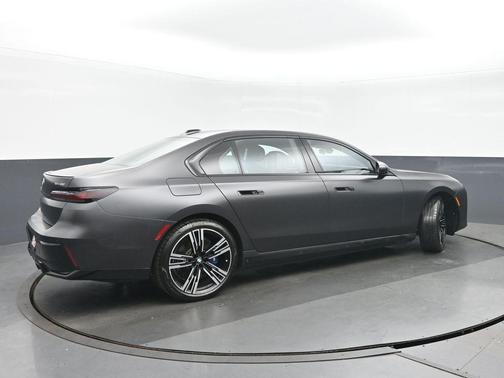 Frozen Deep Grey 2023 BMW i7 xDrive60