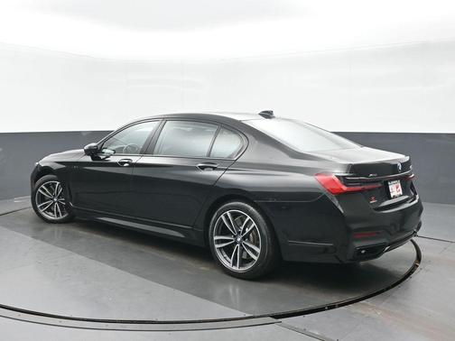 2022 BMW 750 i xDrive
