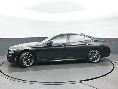 2022 BMW 750 i xDrive
