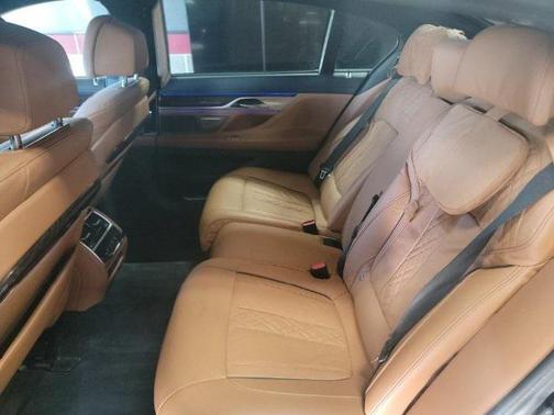 2022 BMW 750 i xDrive