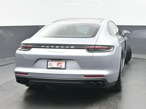 Rhodium Silver Metallic 2017 Porsche Panamera 4S